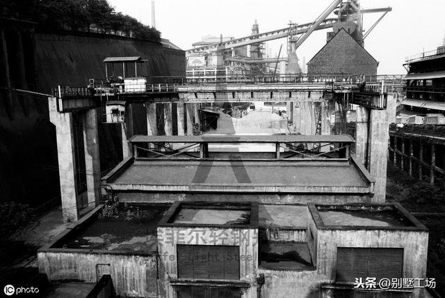 自建重鋼結(jié)構(gòu)別墅造價(jià)及房屋建造流程,與輕鋼別墅原來(lái)差別超大